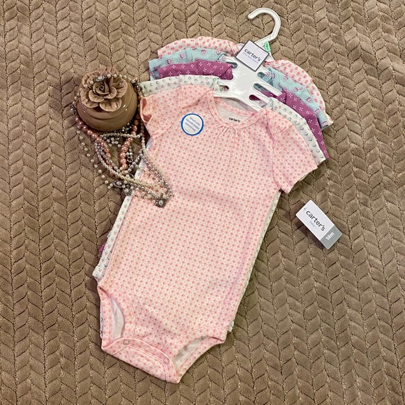 NWT!!👶Carter’s Baby Girls Print 5pk 18m onesies👶 - Picture 3 of 7